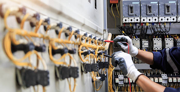 Professional Electrician technician working in Bushnell, FL